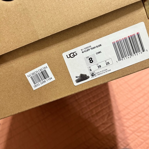 Ugg fluff yeah slide - Picture 5 of 5